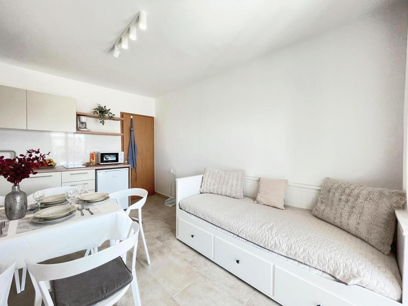 Caramel Comforts With Sea View In Stinjan Only 300 Meters From The Beach Пула Екстериор снимка